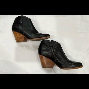 Eileen Fisher black bootie size 6
